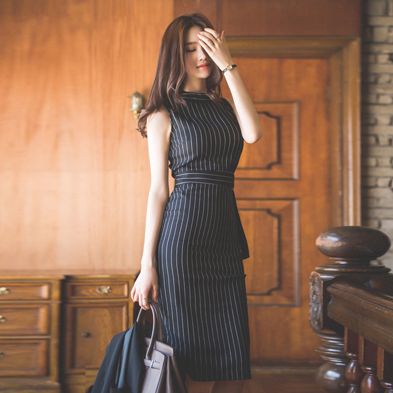 Elegant Long-Sleeve Bodycon Dress for Women – Sleek Office-to-Dinner Staple 2025